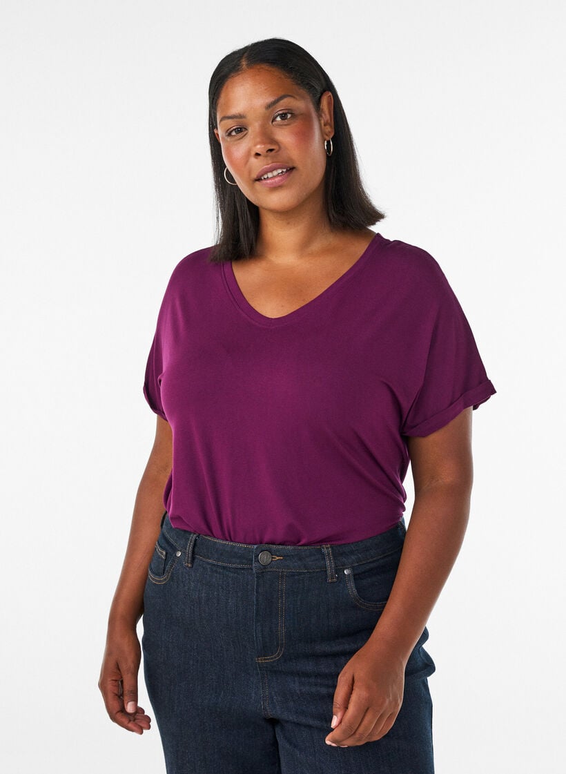 Basic V-neck T-shirt in viscose, Purple, Model image number 0