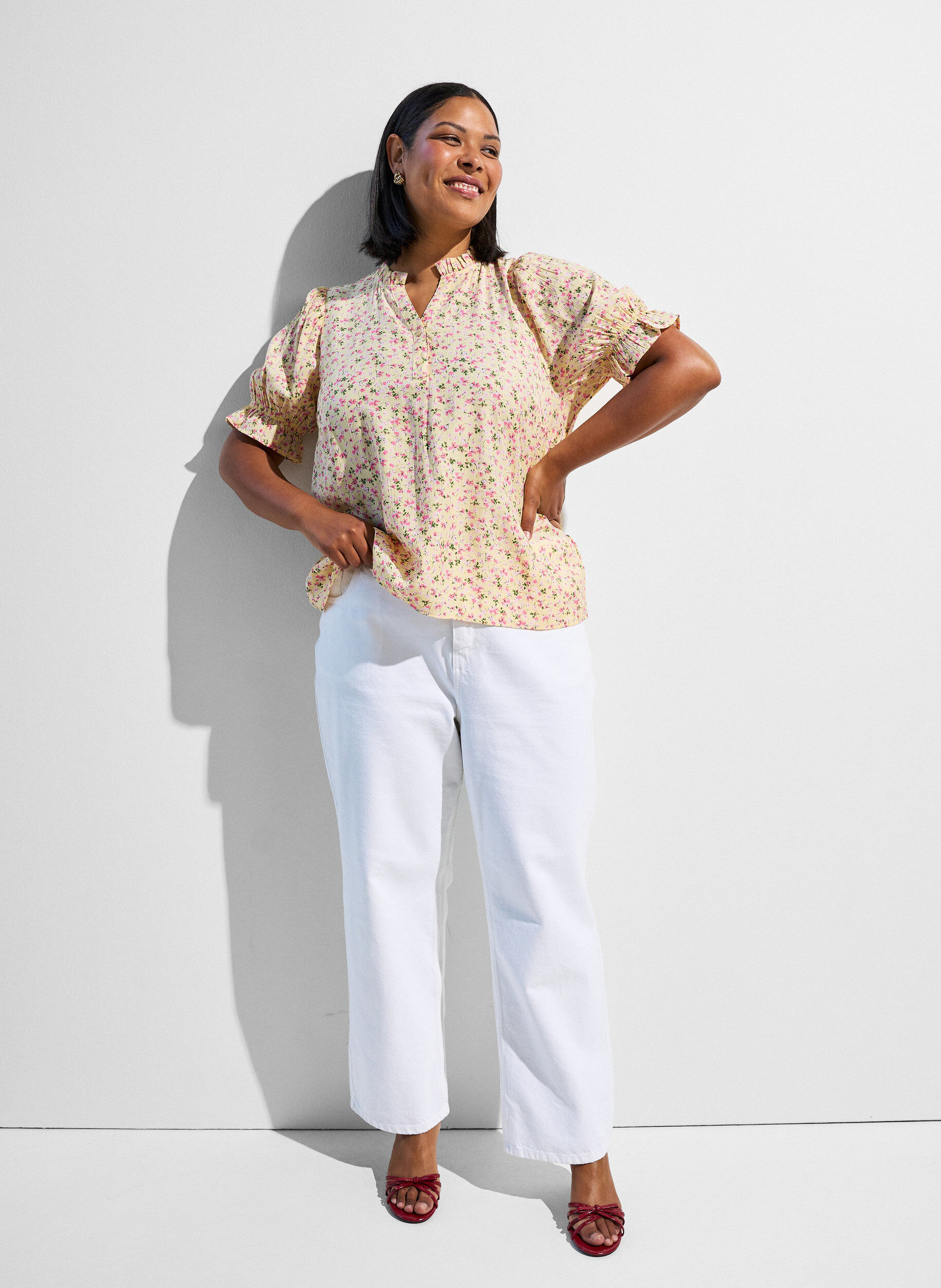 ZizzifashionFloral viscose blouse with short sleeves and a ruffle collar, Yellow, Image image number 0