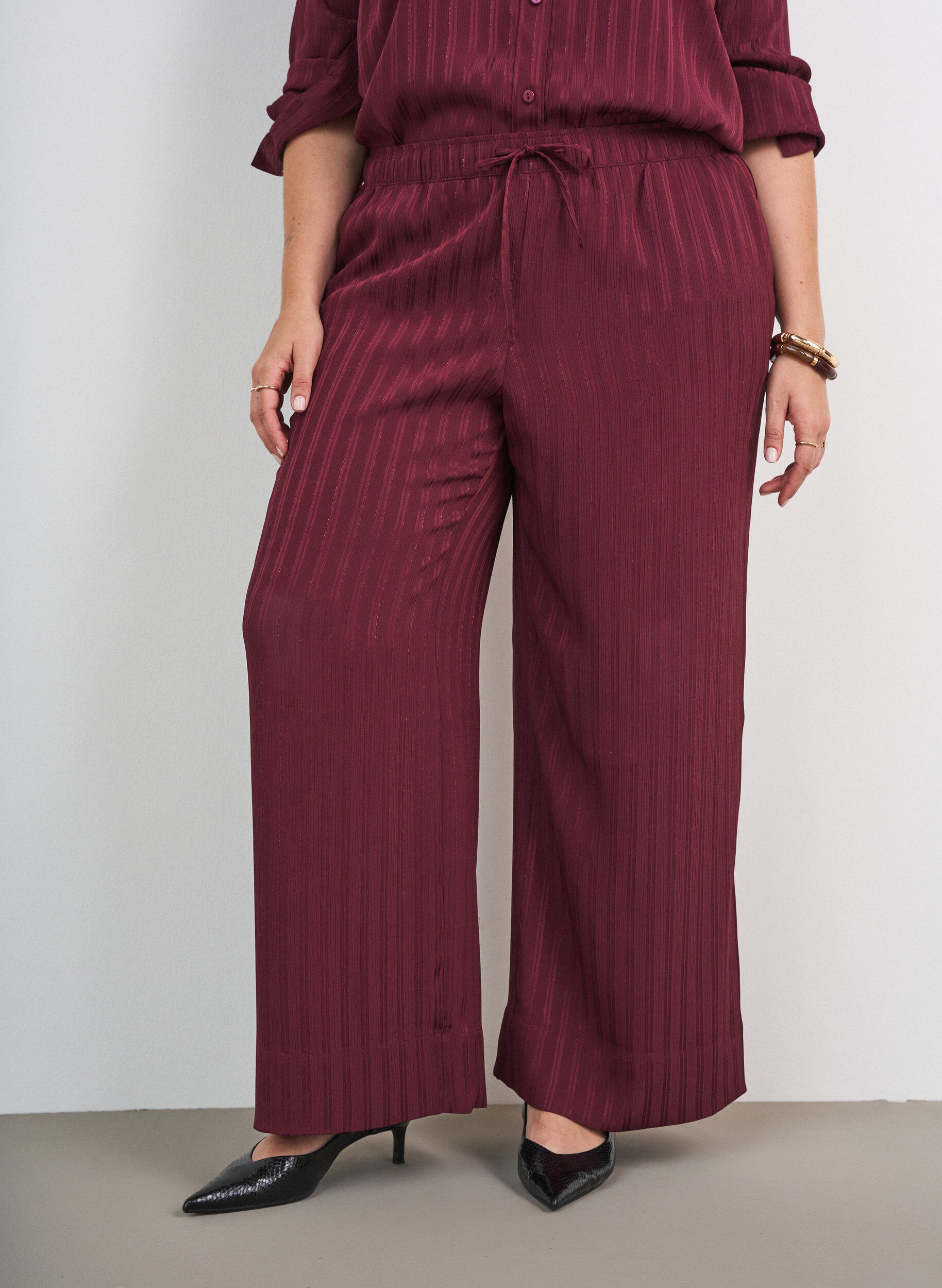 ZizzifashionShirt with textured stripes and glitter threads, Red, Model image number 3