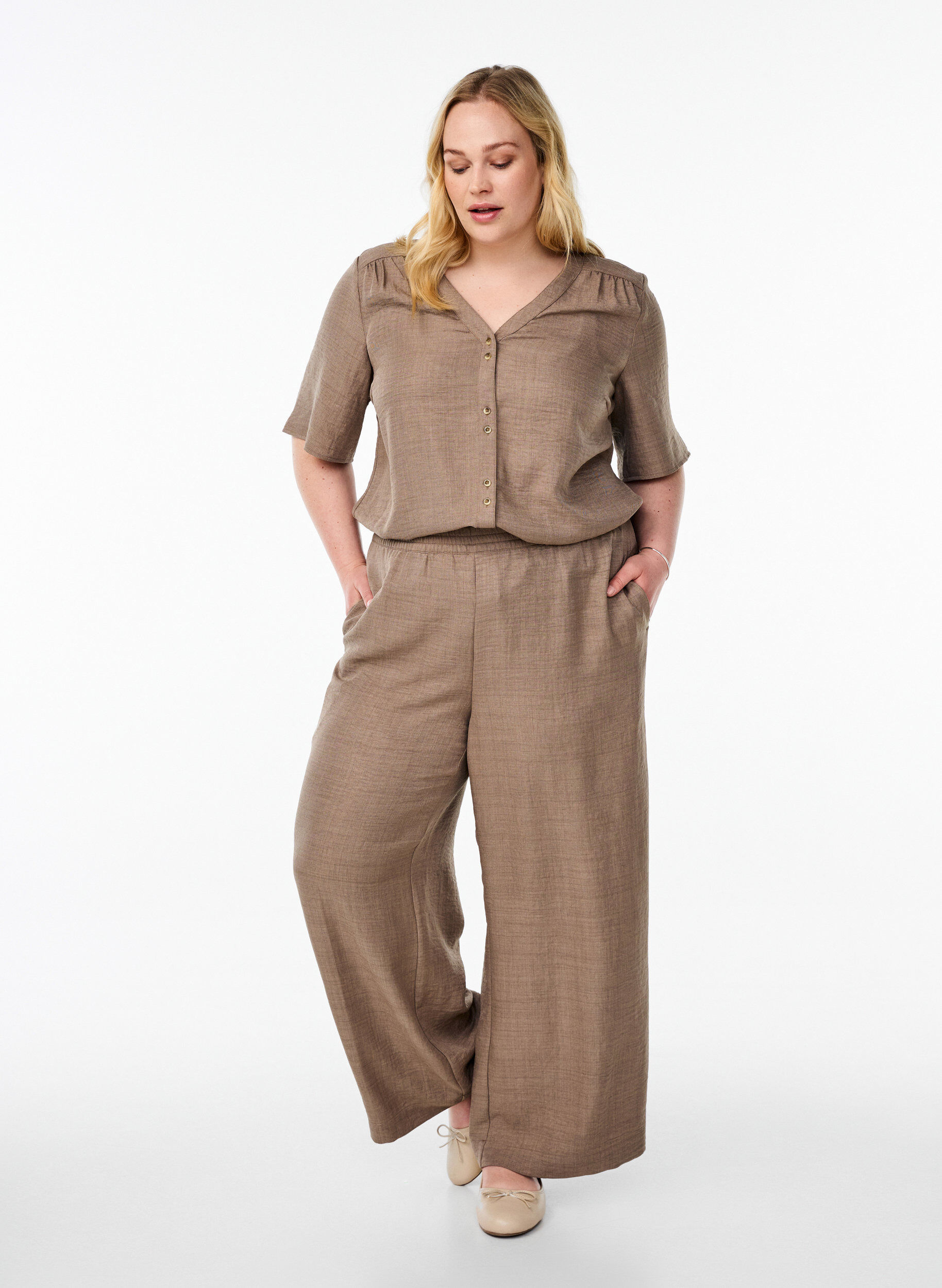 Zizzifashion Loose trousers with elasticated waistband and pockets, Brown, Model image number 0