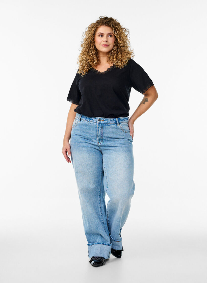 T-shirt with lace trim, Black, Model image number 1