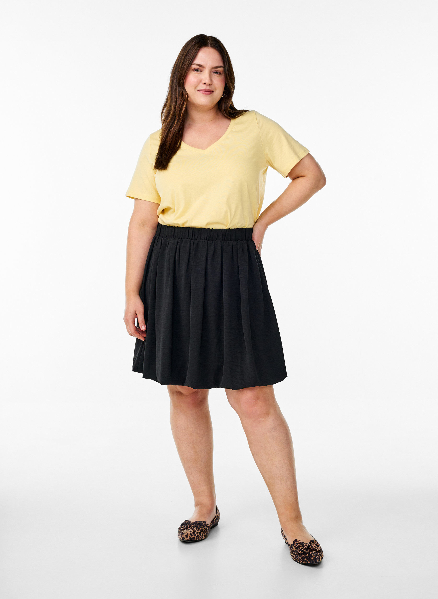 Zizzifashion Short-sleeved t-shirt with v-neck, Yellow, Model image number 1