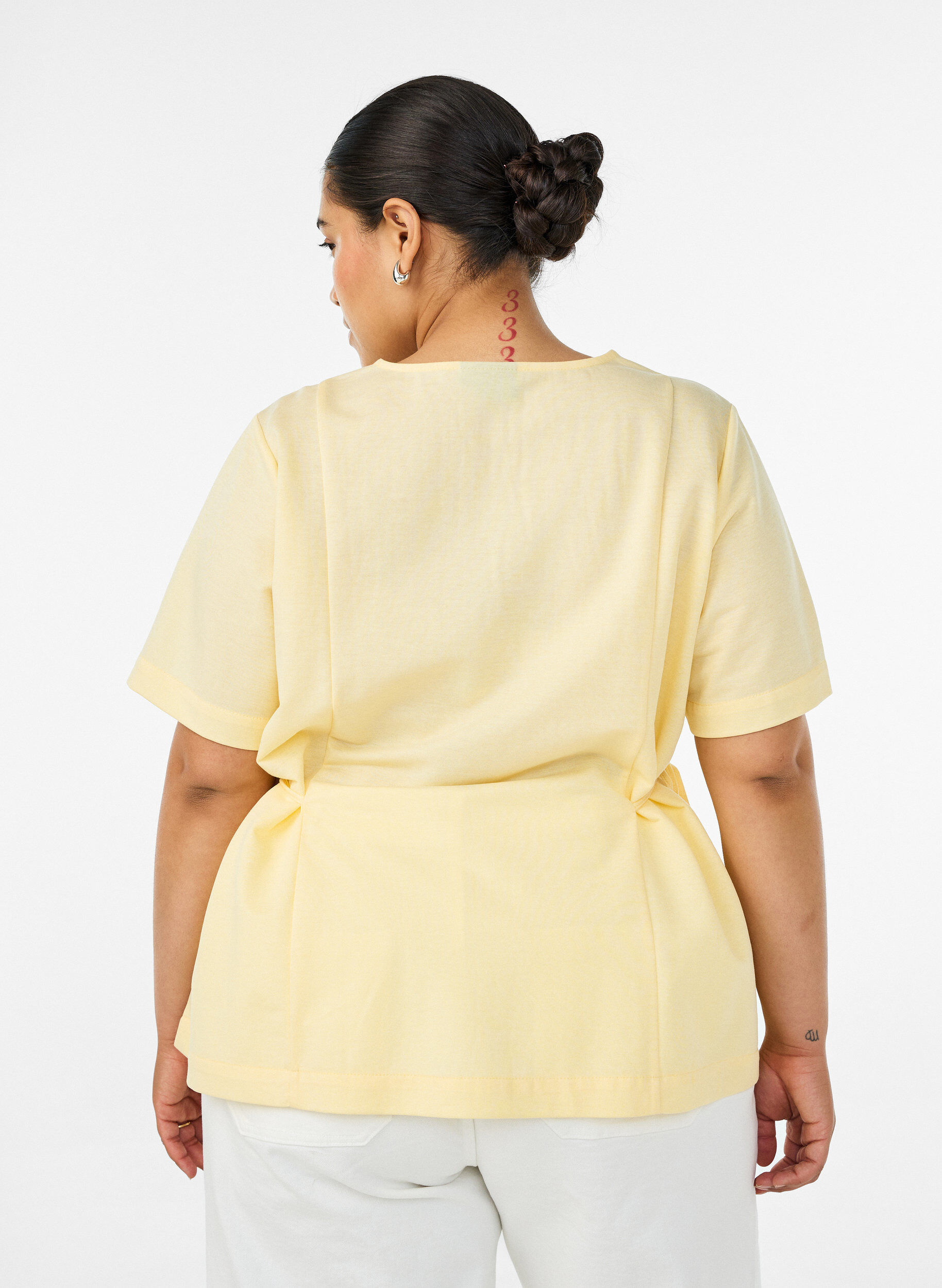 ZizzifashionBlouse in a cotton blend with a V-neck and tie-string, Yellow, Model image number 2