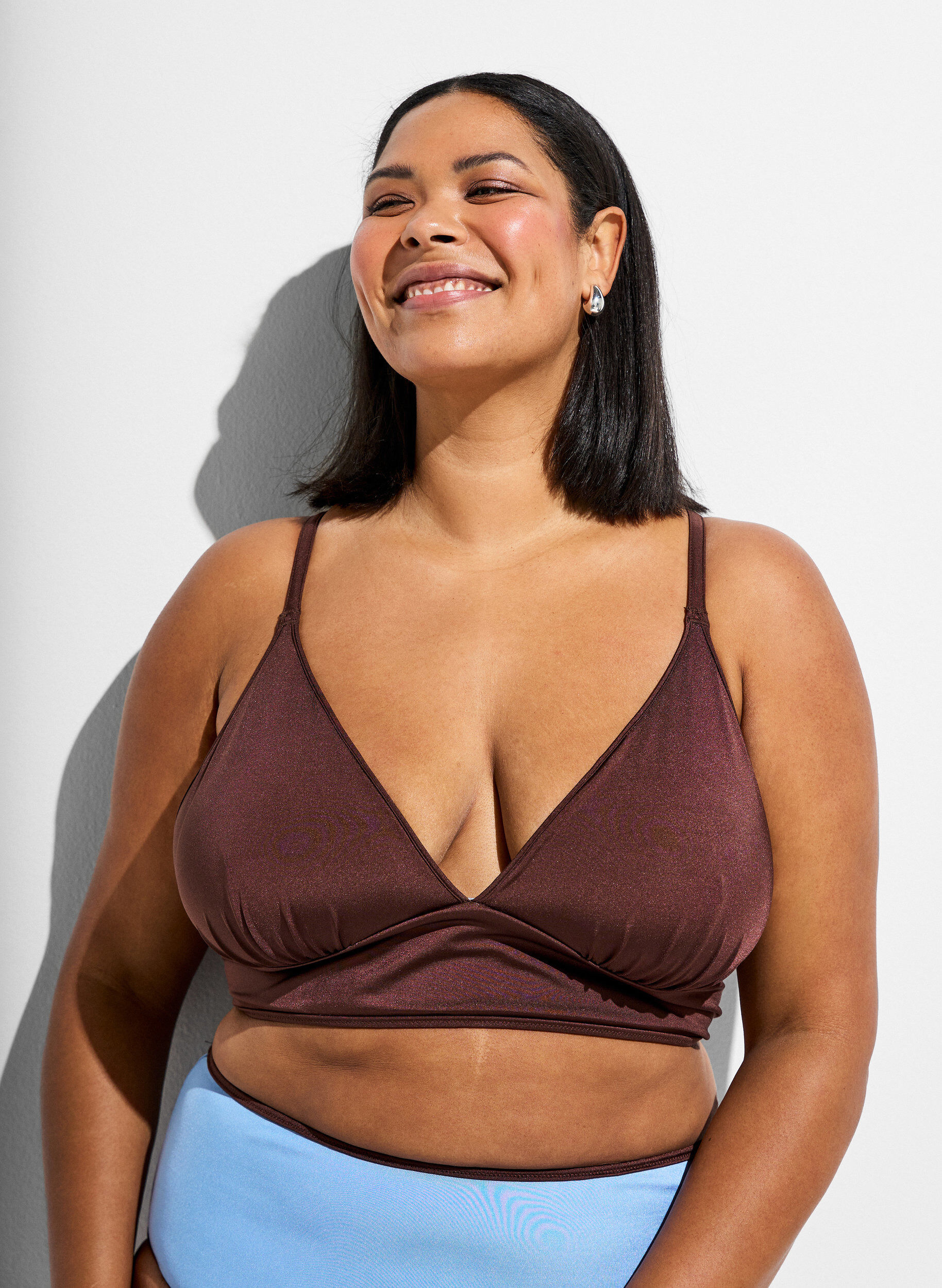 Reversible bikini top with V-neck and cross-back straps, Brown, Model