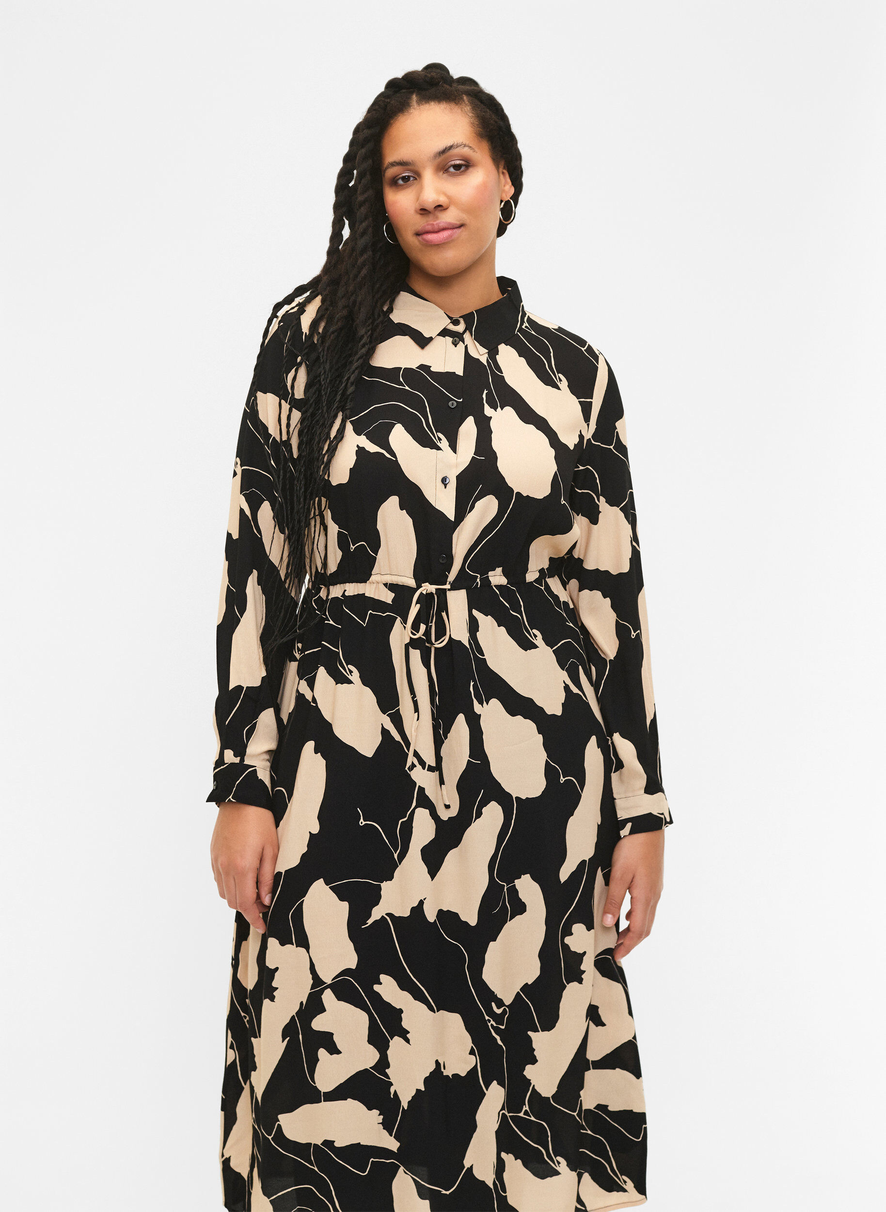 Zizzifashion Long-sleeved midi dress in viscose with print, Black AOP, Model image number 0