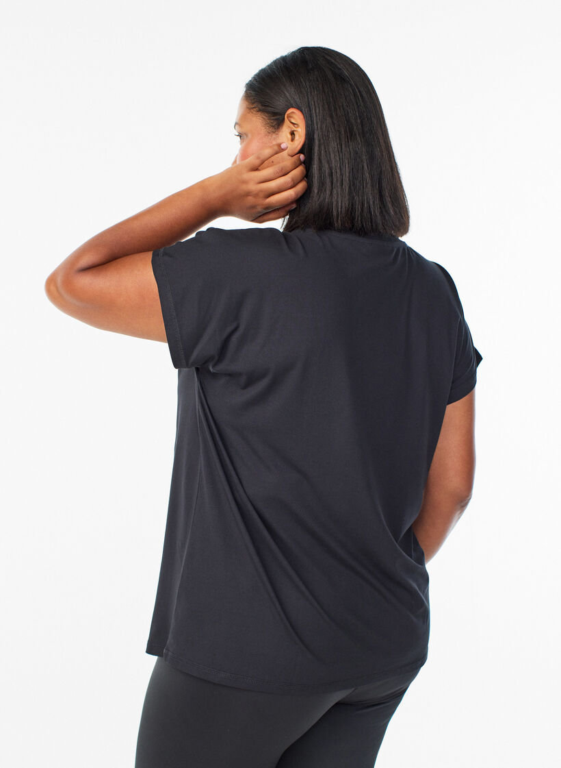Solid-coloured training T-shirt, Black, Model image number 2