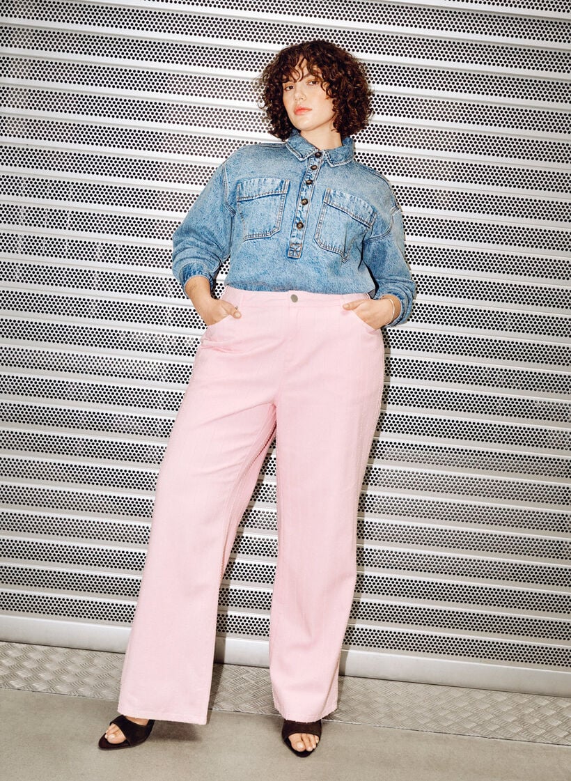 Myra jeans in coloured denim with wide fit and textured pattern, Red, Image image number 0