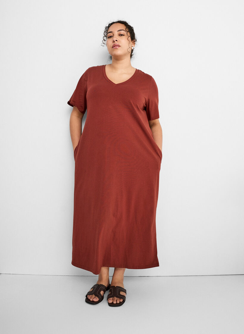 Midi T-shirt dress with a V-neck, Red, Model image number 2