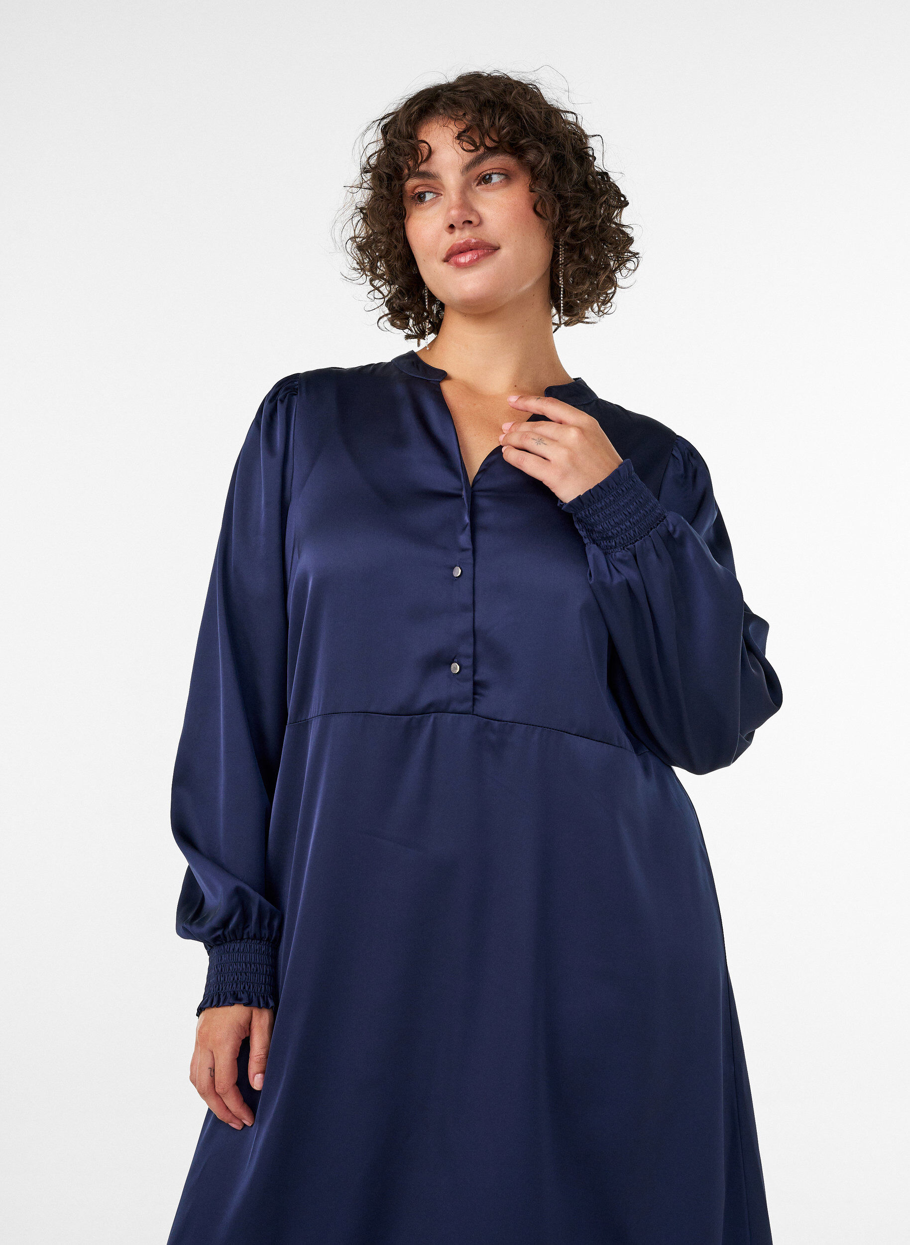 ZizzifashionSatin dress with long sleeves and V-neck, Blue, Model image number 2
