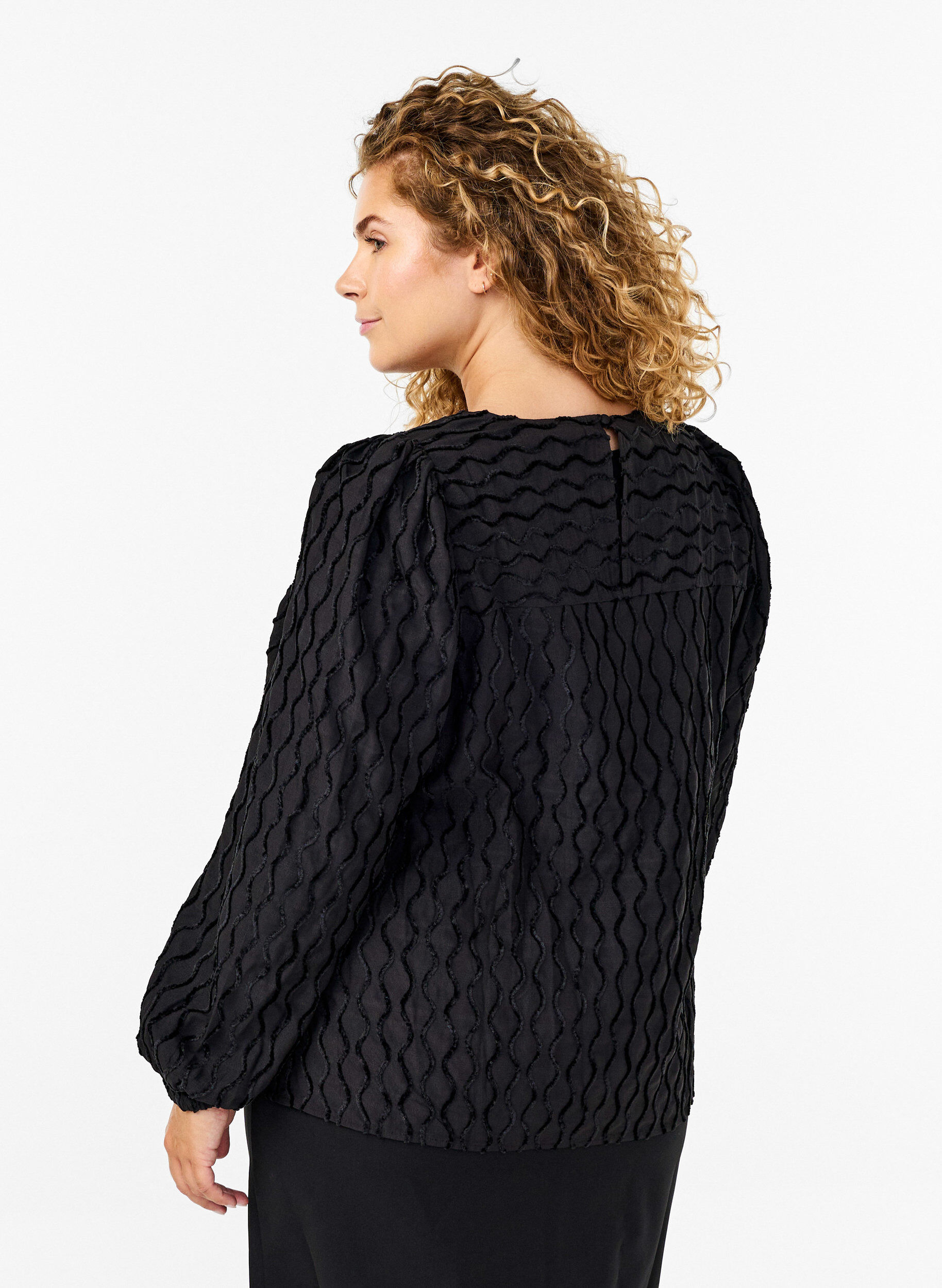 Zizzifashion Long-sleeved patterned blouse with a V-neck, Black, Model image number 1