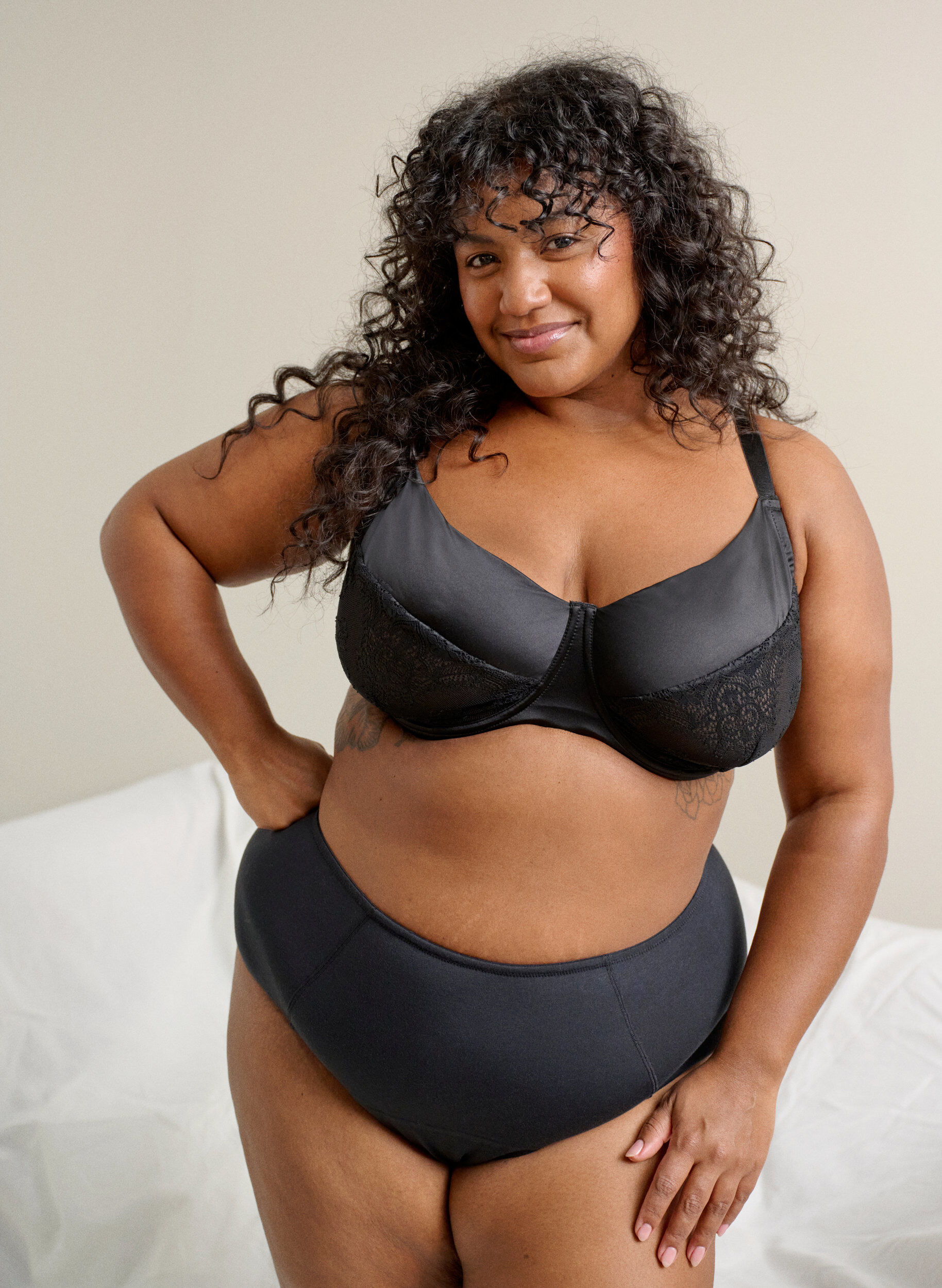 Zizzifashion Full coverage bra with lace and microfibre, Black, Image image number 0