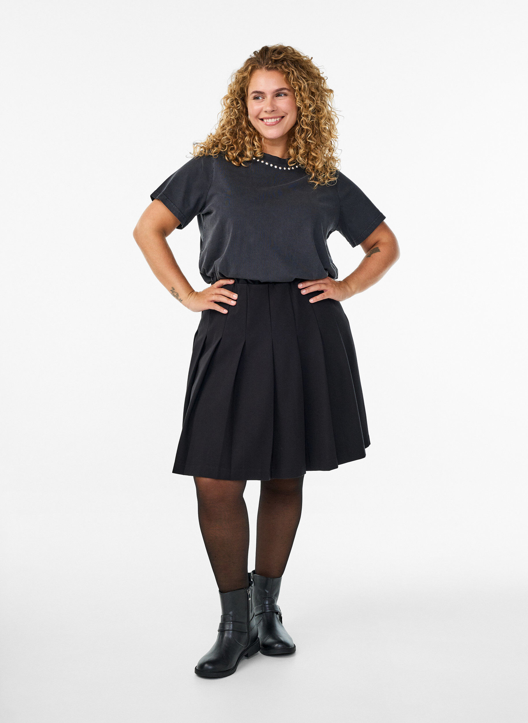 ZizzifashionShort pleated skirt with elasticated waist, Black, Model image number 1