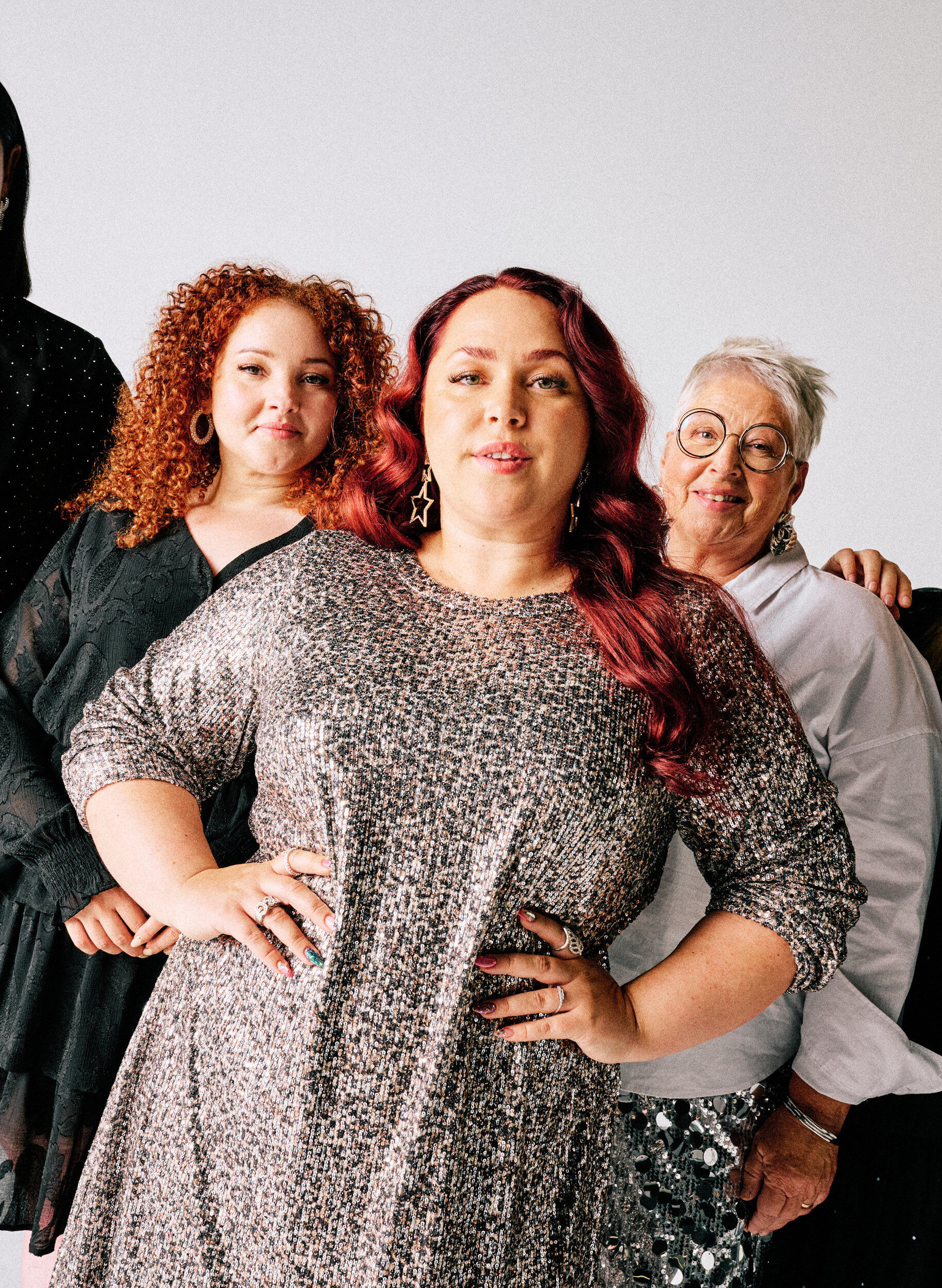 Zizzifashion Short sequin dress with long sleeves, Brown, Image image number 0