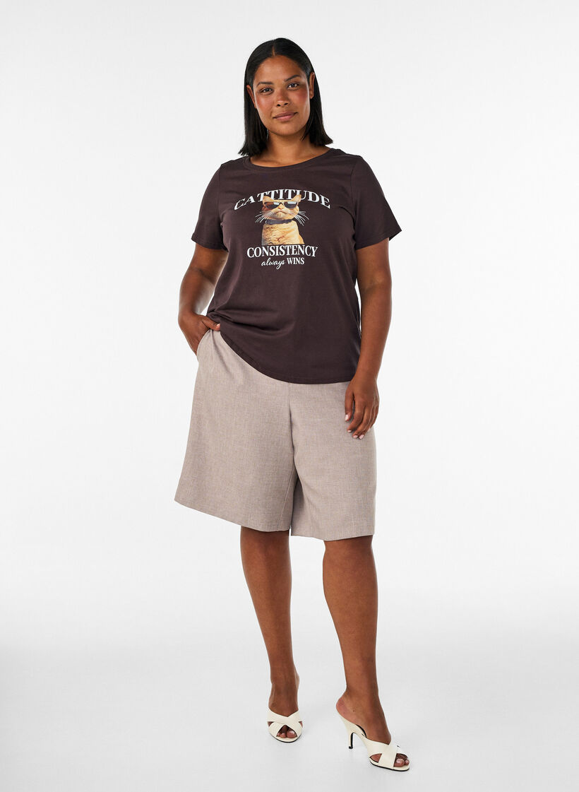 Cotton T-shirt with front print, Brown, Model image number 1