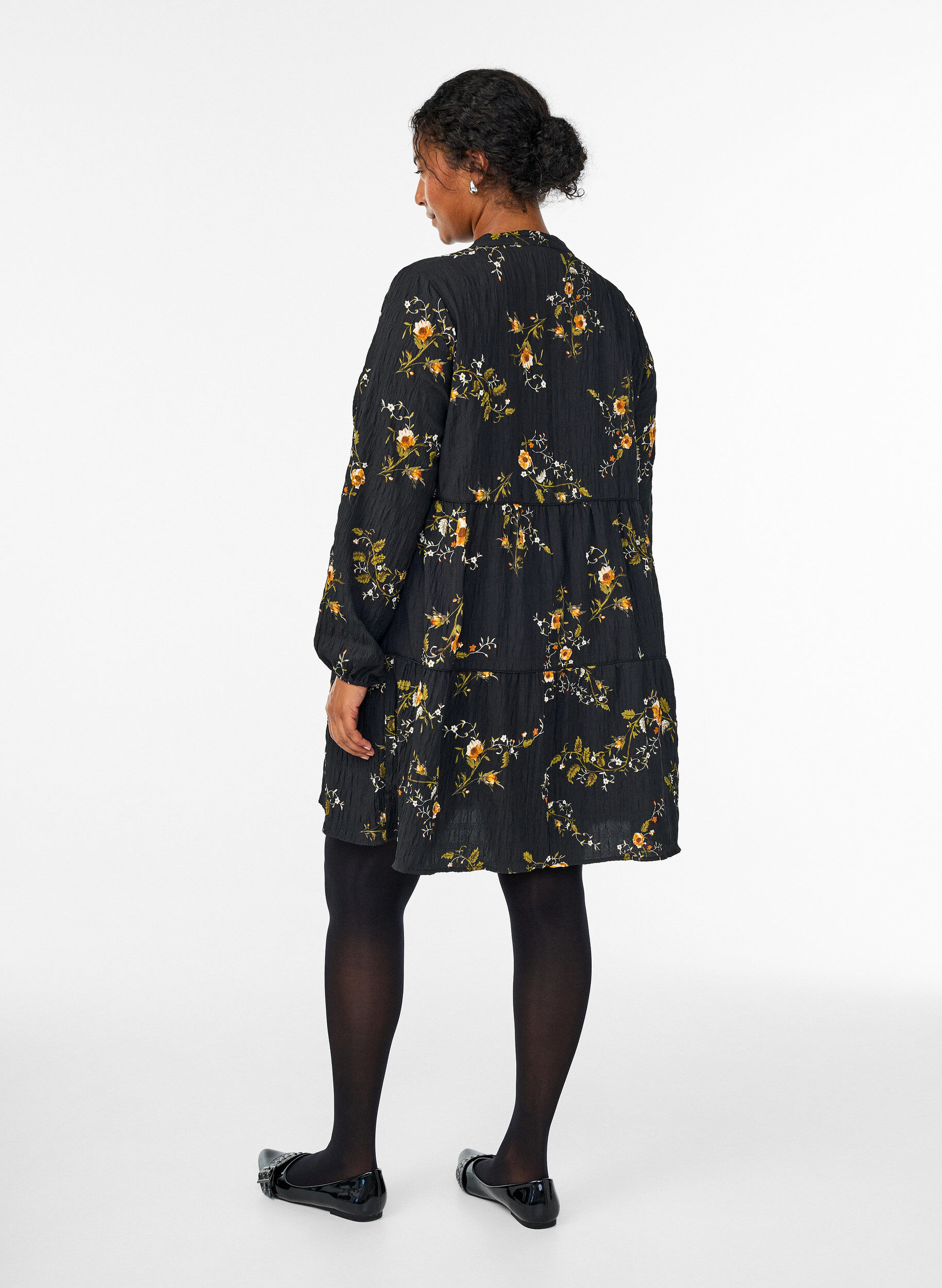 ZizzifashionFloral print dress with tie fastening, Black, Model image number 2