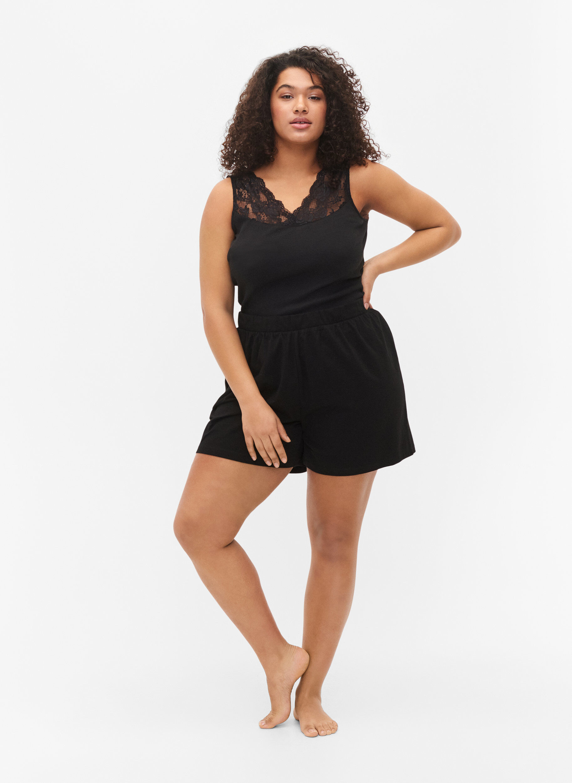 Zizzifashion Loose pyjama shorts in cotton blend, Black, Model image number 1