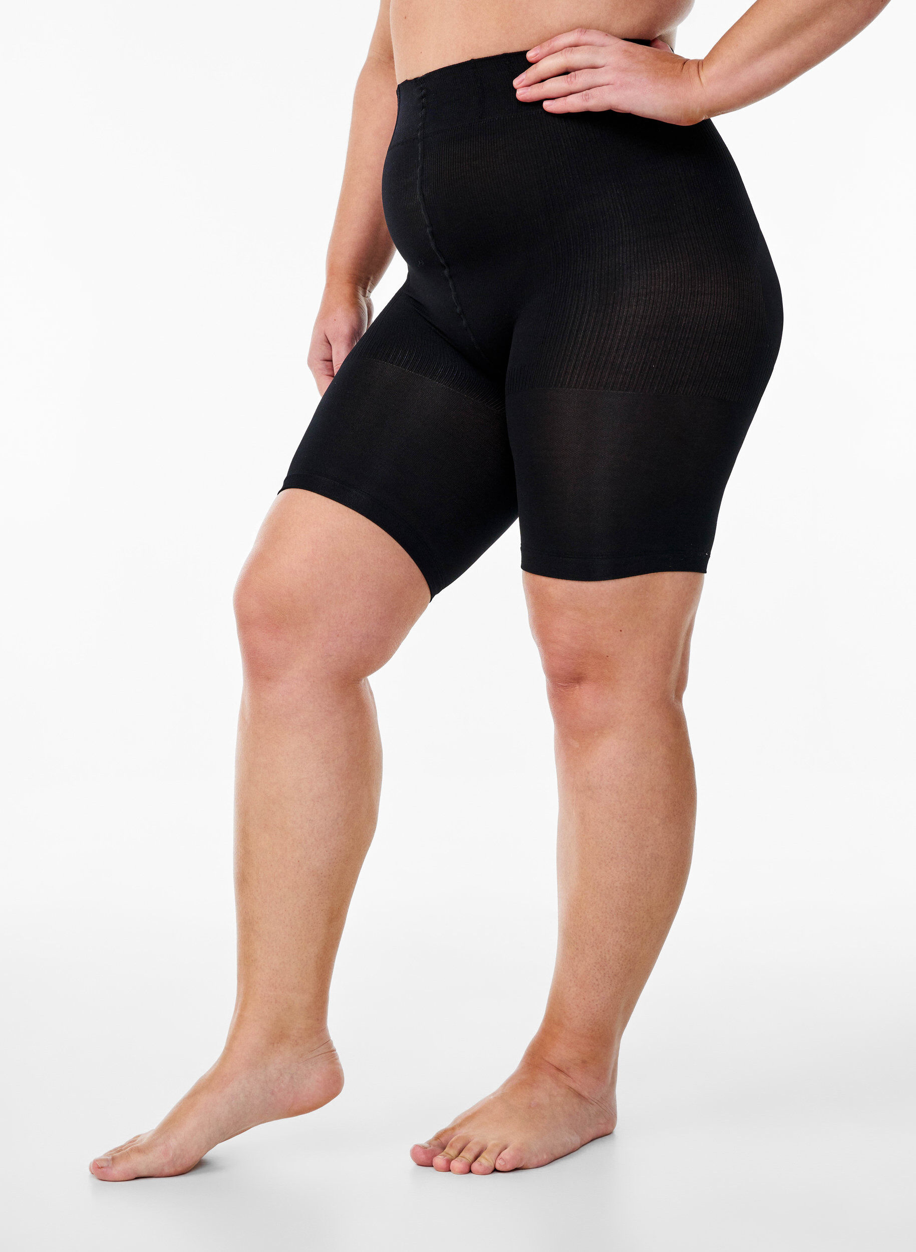 2-pack push-up shorts in 60 denier with shaping effect, Black, Model