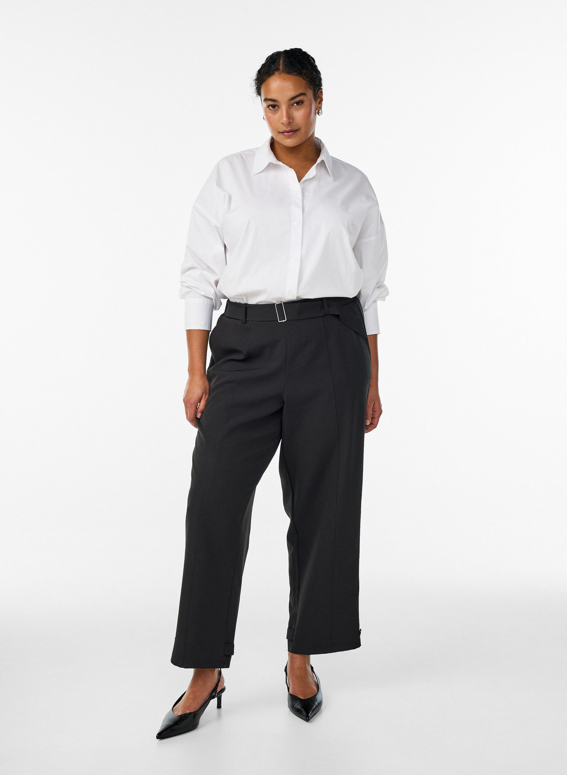 High-waisted trousers with belt, Black, Model