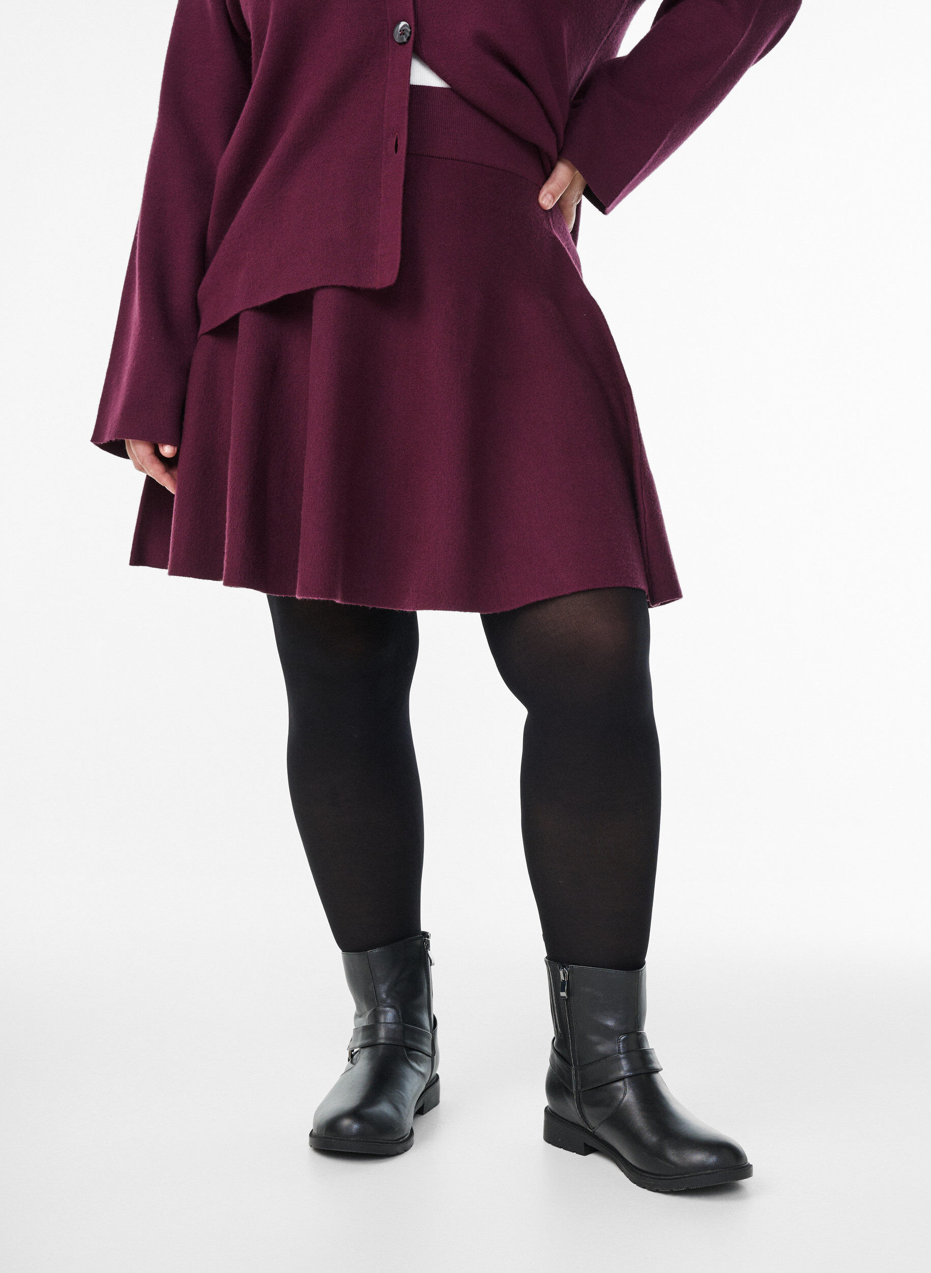 Zizzifashion Short knitted A-line skirt, Dark Bordeaux, Model image number 3