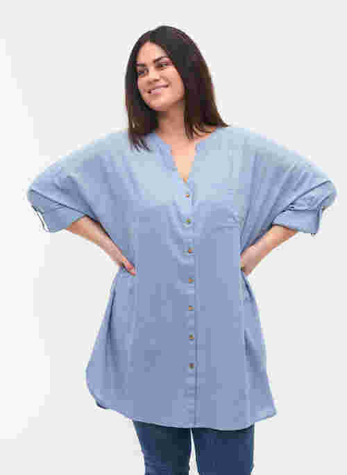 Blouse with 3/4-length sleeves and button closure
