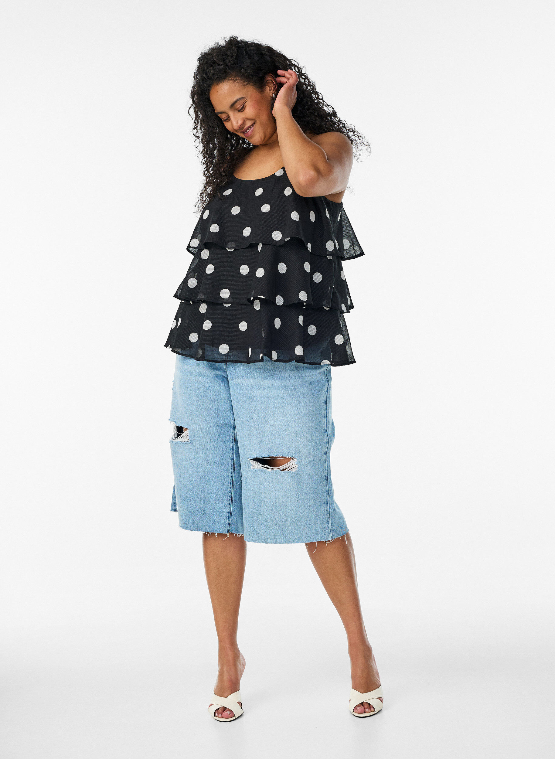 ZizzifashionLayered top with ruffles and spaghetti straps, Black, Model image number 1