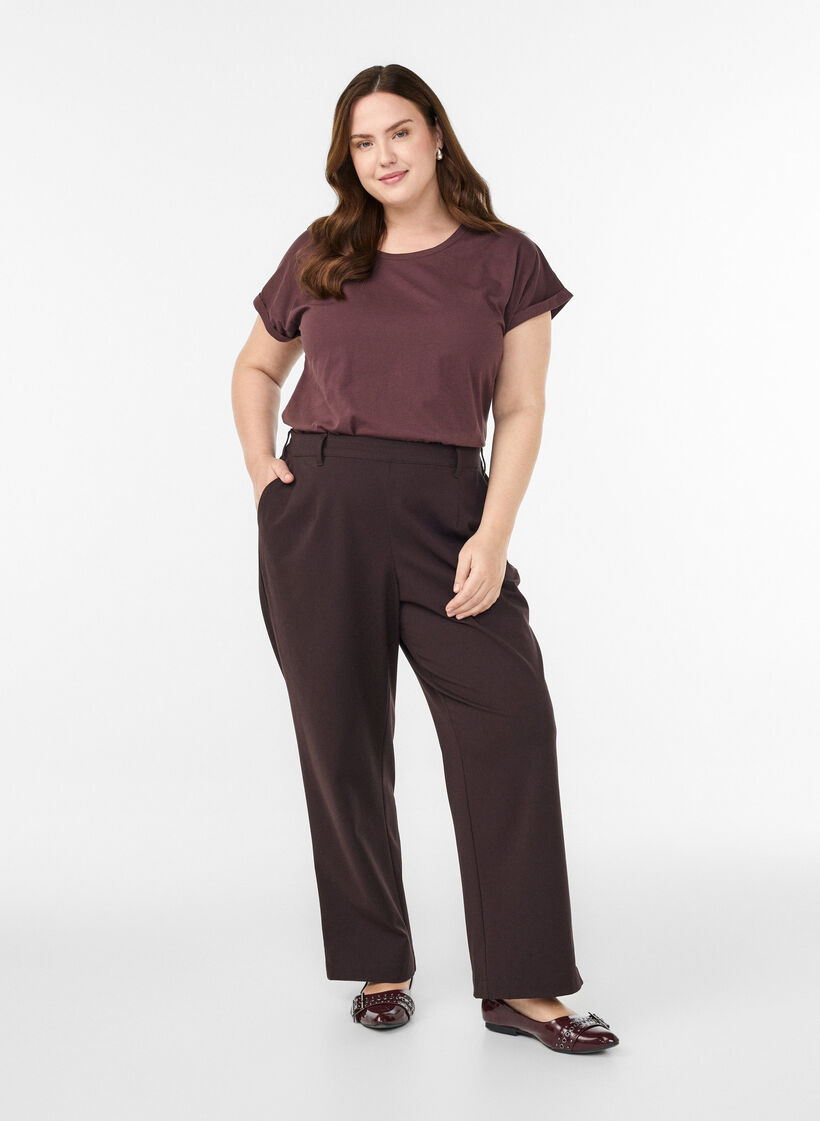 Short-sleeved t-shirt in a cotton blend, Dark Bordeaux, Model image number 1