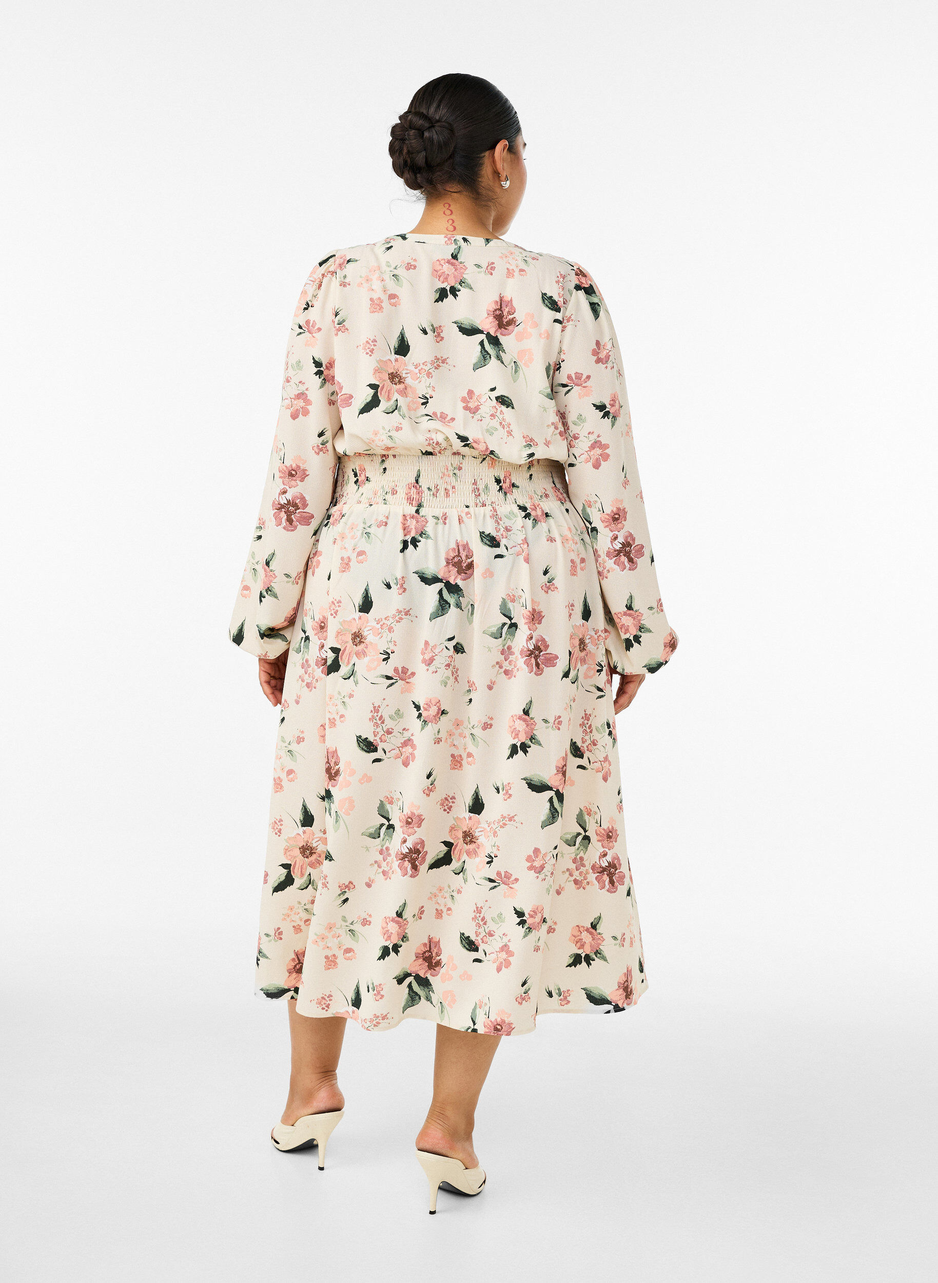 ZizzifashionMidi dress with smock and decorative buttons, Beige, Model image number 1