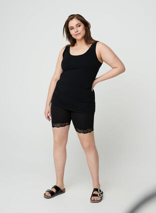 Cycling shorts with a lace trim, Black, Model image number 2