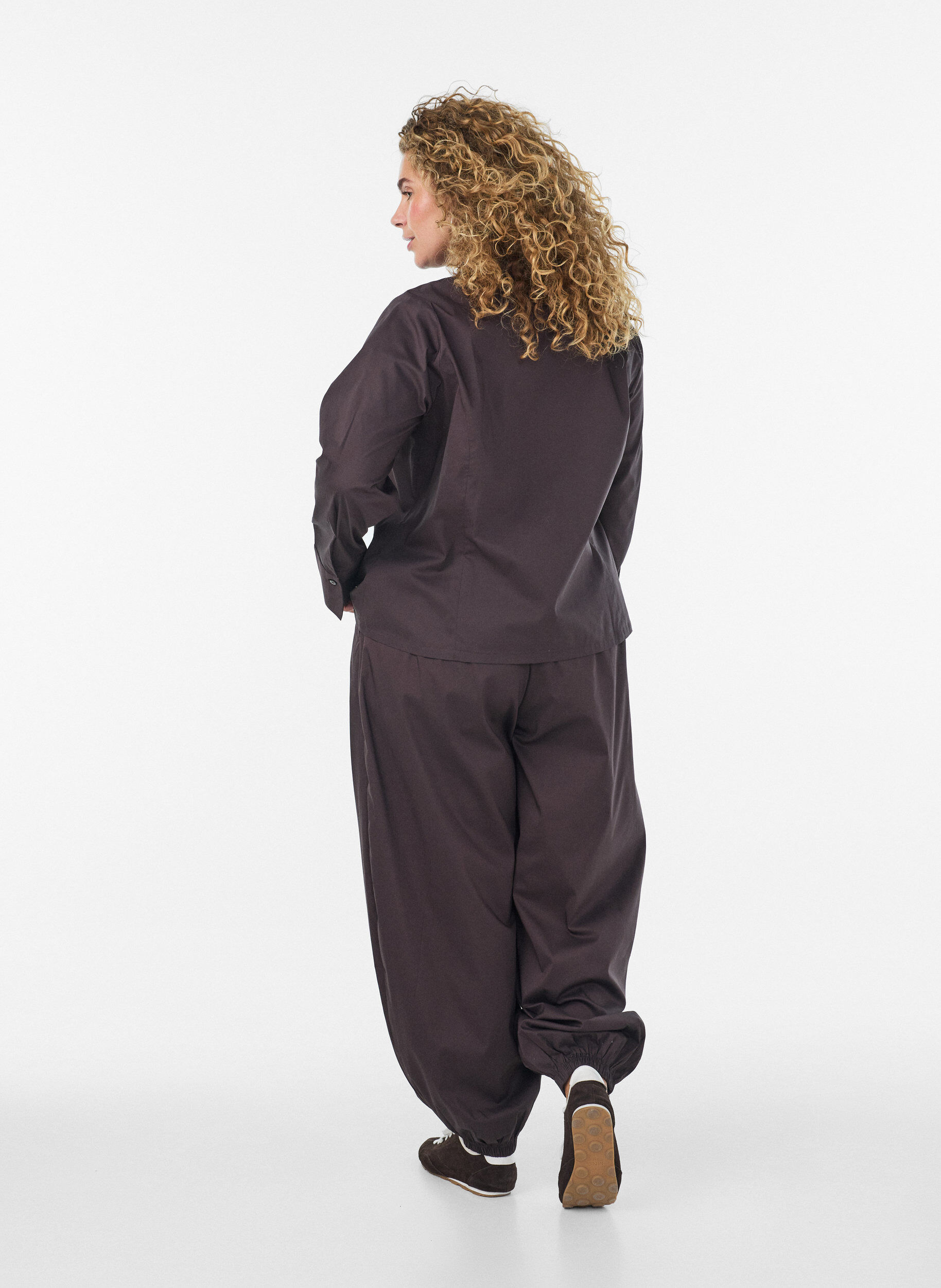 ZizzifashionBalloon trousers with pockets and an elasticated waistband, Brown, Model image number 1