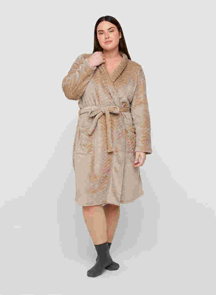 Short patterned dressing gown with pockets, Cuban Sand, Model image number 2