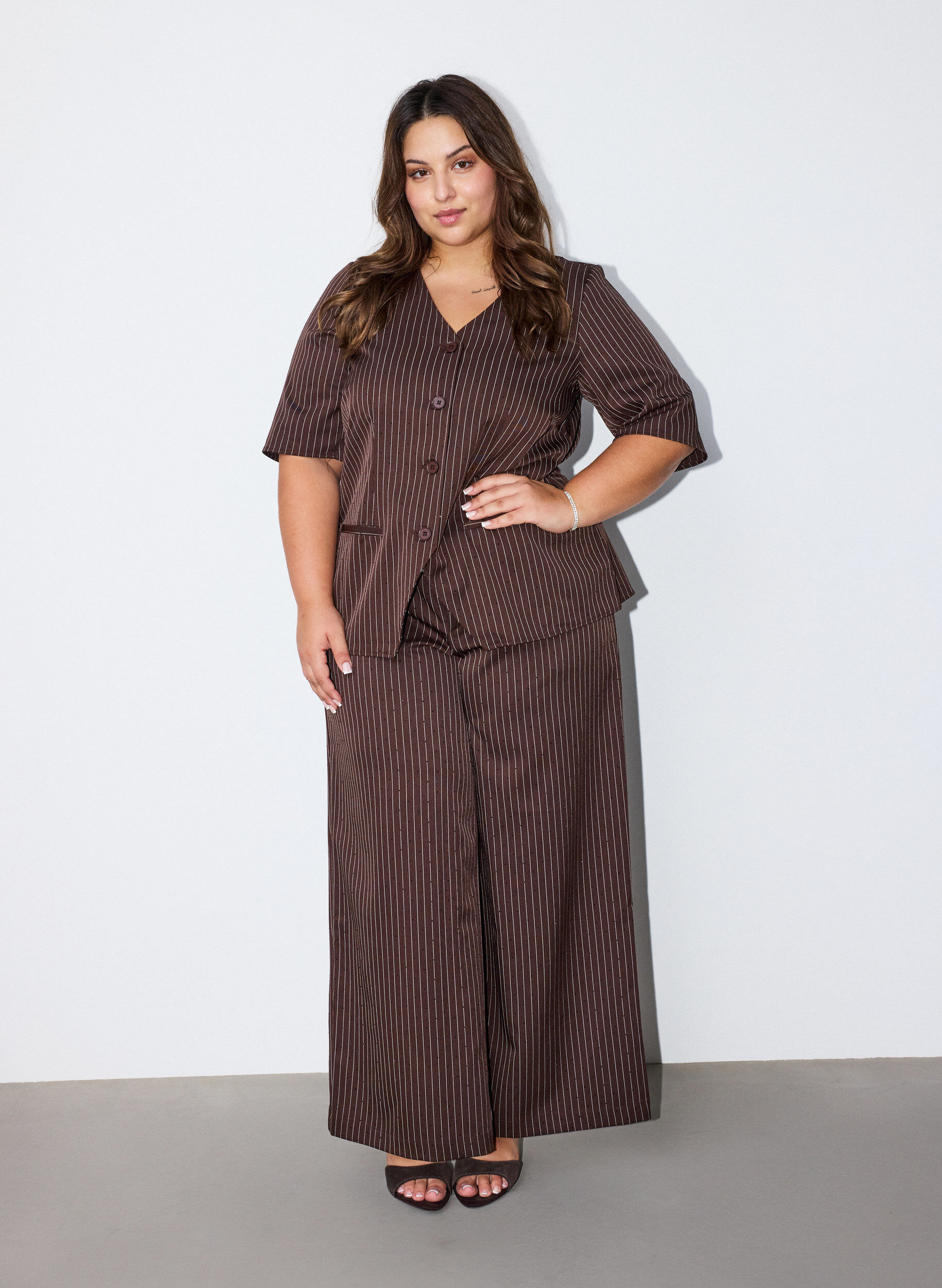 ZizzifashionPinstripe blouse with rhinestones and buttons, Brown, Model image number 1
