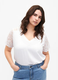 Cotton t-shirt with short lace sleeves, Bright White, Model