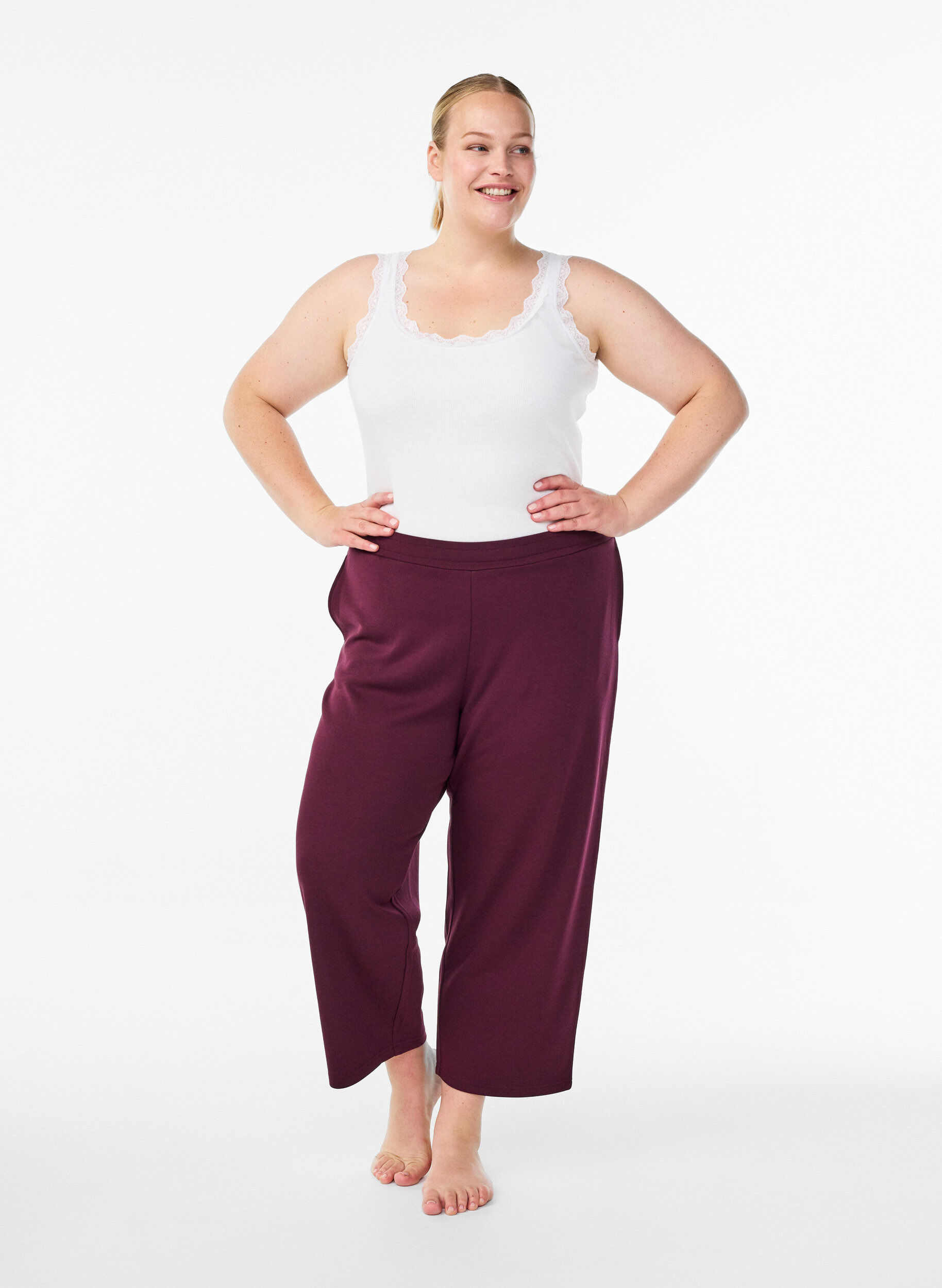 7/8 modal mix pants with pockets, Dark Bordeaux, Model