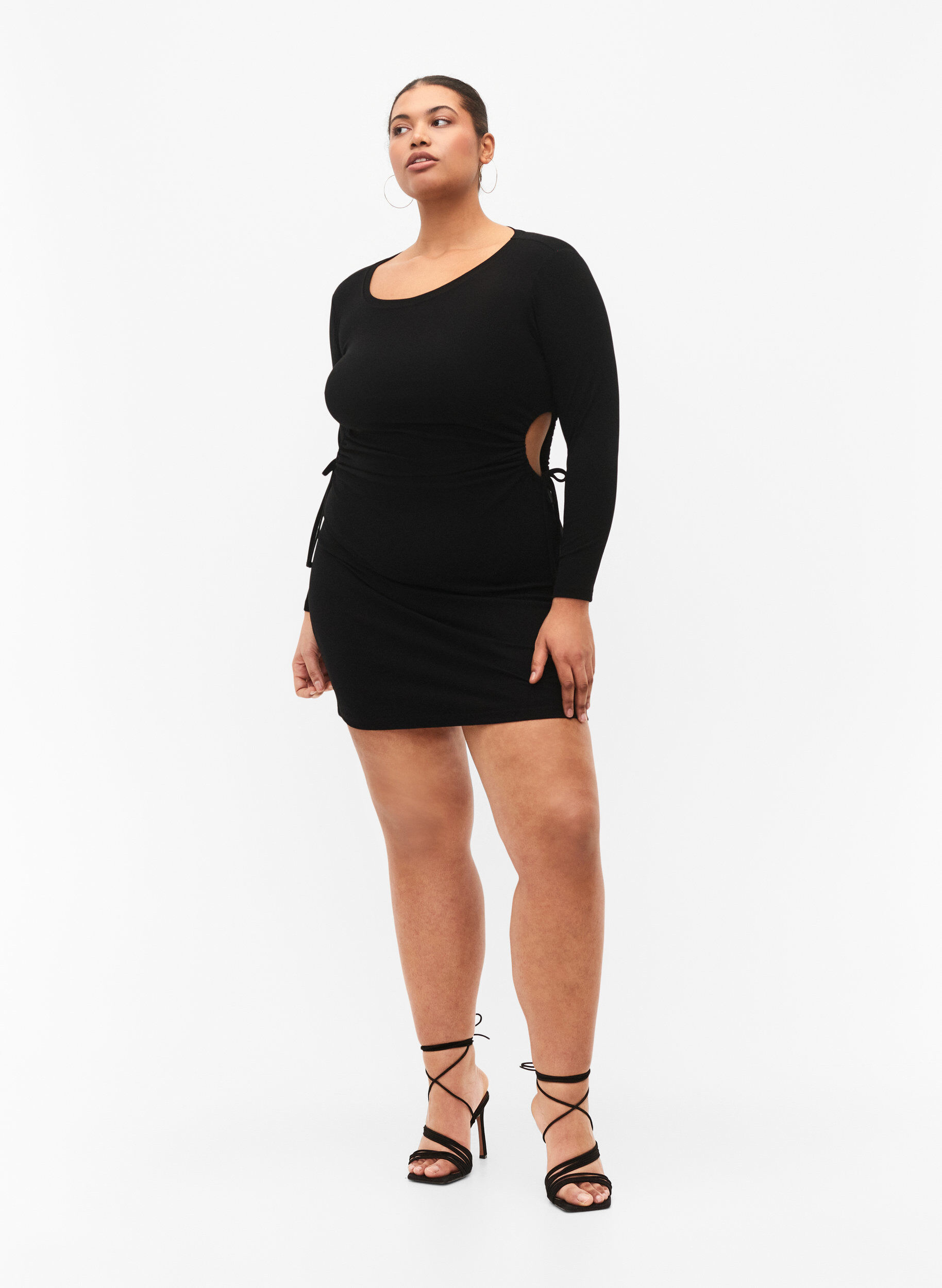 Zizzifashion Close fitted dress with cut-out, Black, Model image number 3