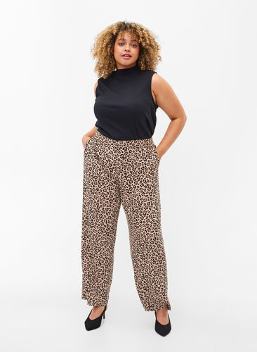Trendy leopard print trousers, Leo AOP, Model image number 0