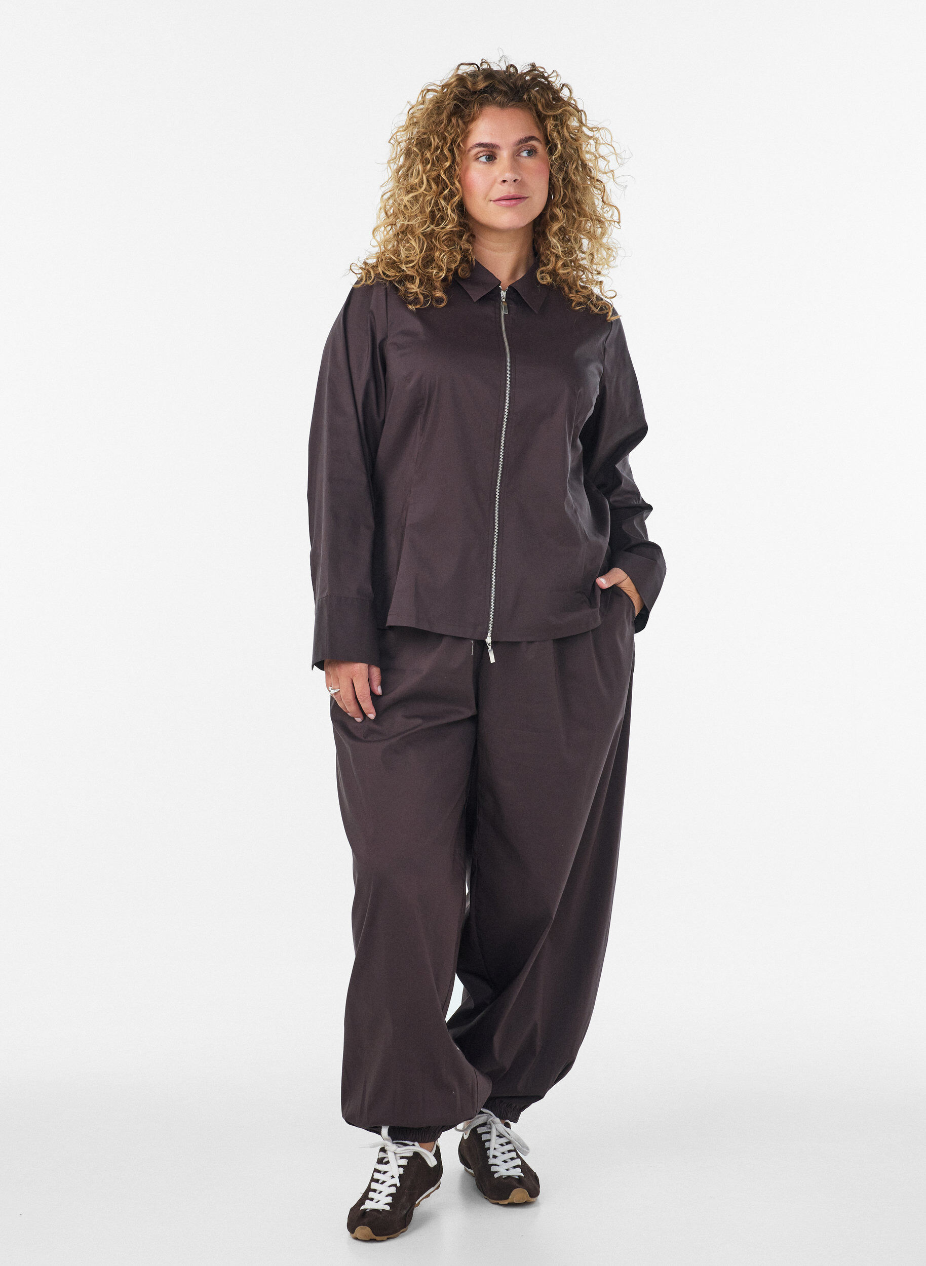 Short shirt with a two-way zip - Brown - Sz. 40-64 - Zizzifashion