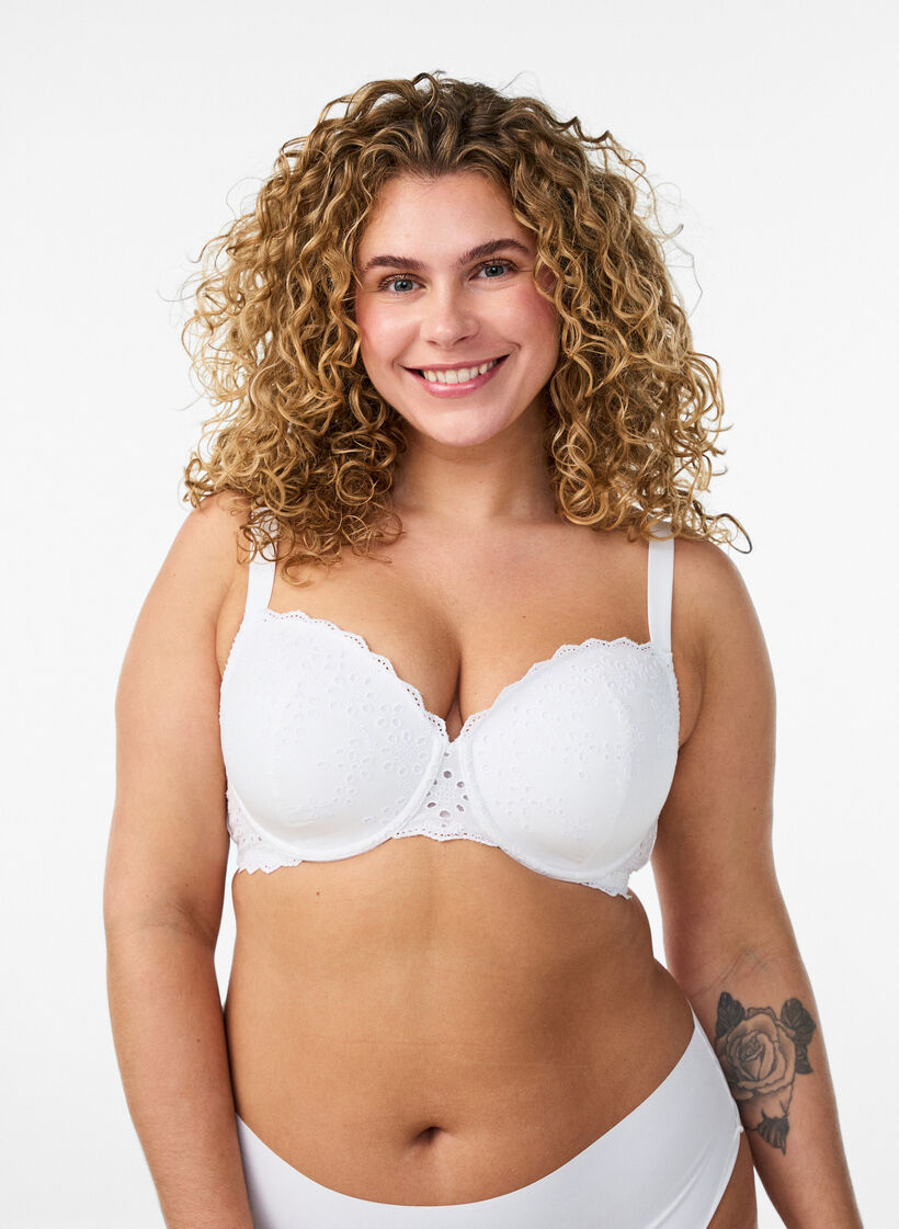 Moulded bra with broderie anglaise, White, Model image number 0