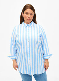 Long shirt in linen and cotton, Blue White Stripe, Model