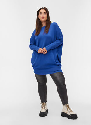 Knitted jumper with round neckline, Dazzling Blue, Model image number 3