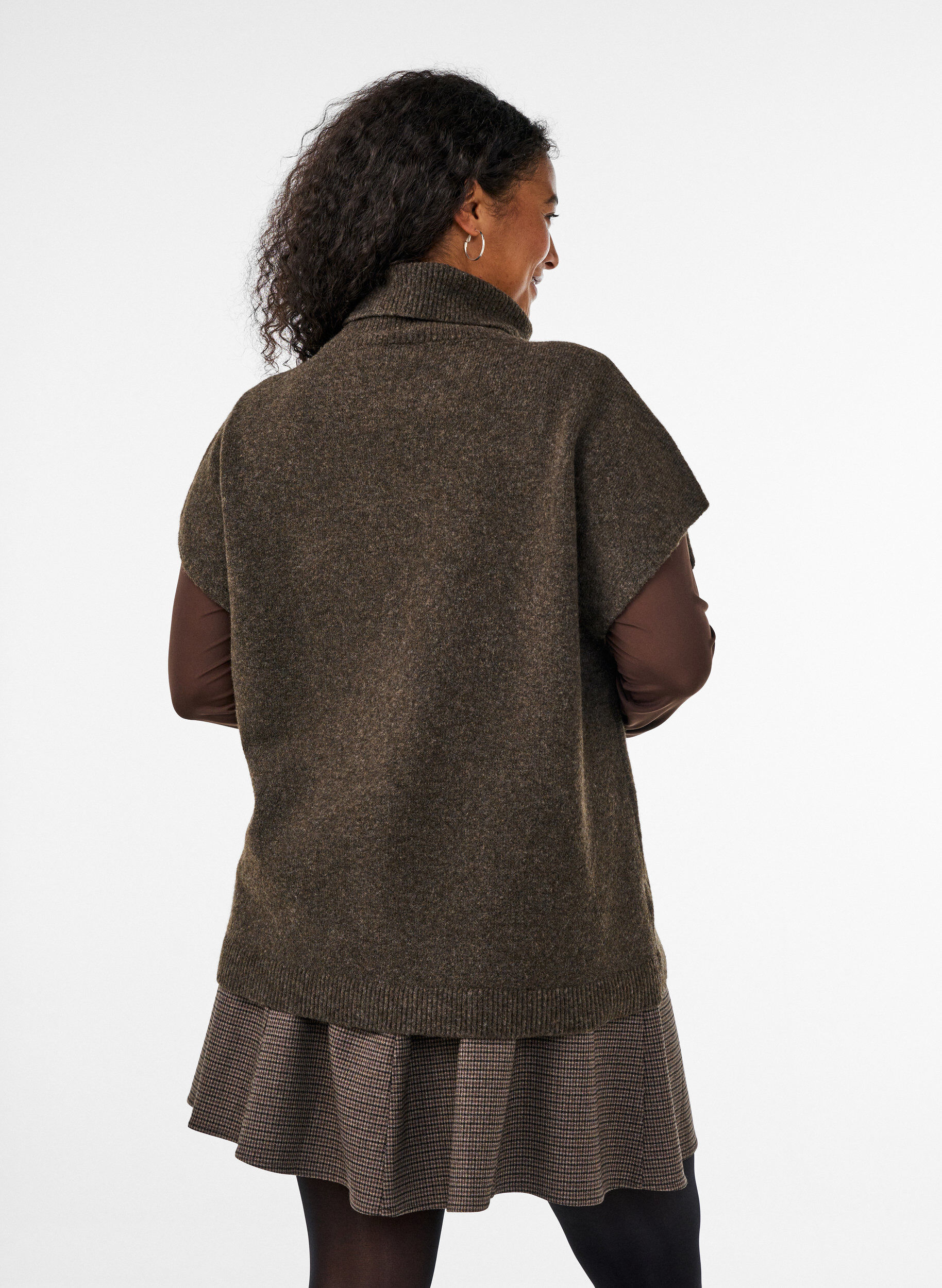 ZizzifashionKnitted vest with turtleneck, Brown, Model image number 2