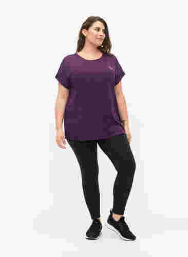 Short sleeved workout t-shirt, Purple Pennant, Model image number 2