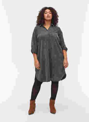 Velvet dress with 3/4-length sleeves and buttons, Deep Forest, Model image number 2