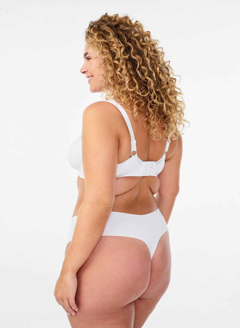 Comfort bra with underwire and moulded cups, White, Model image number 2