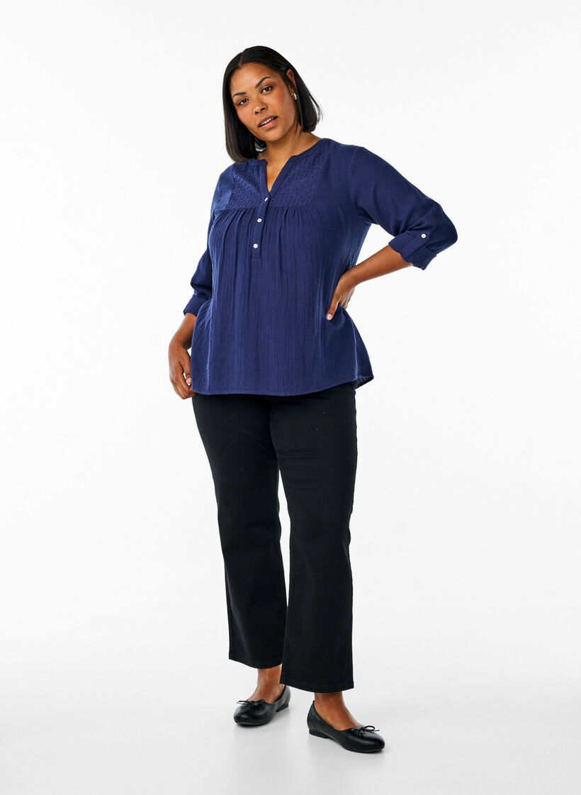 Blouse in cotton muslin with broderie anglaise, Blue, Model image number 1