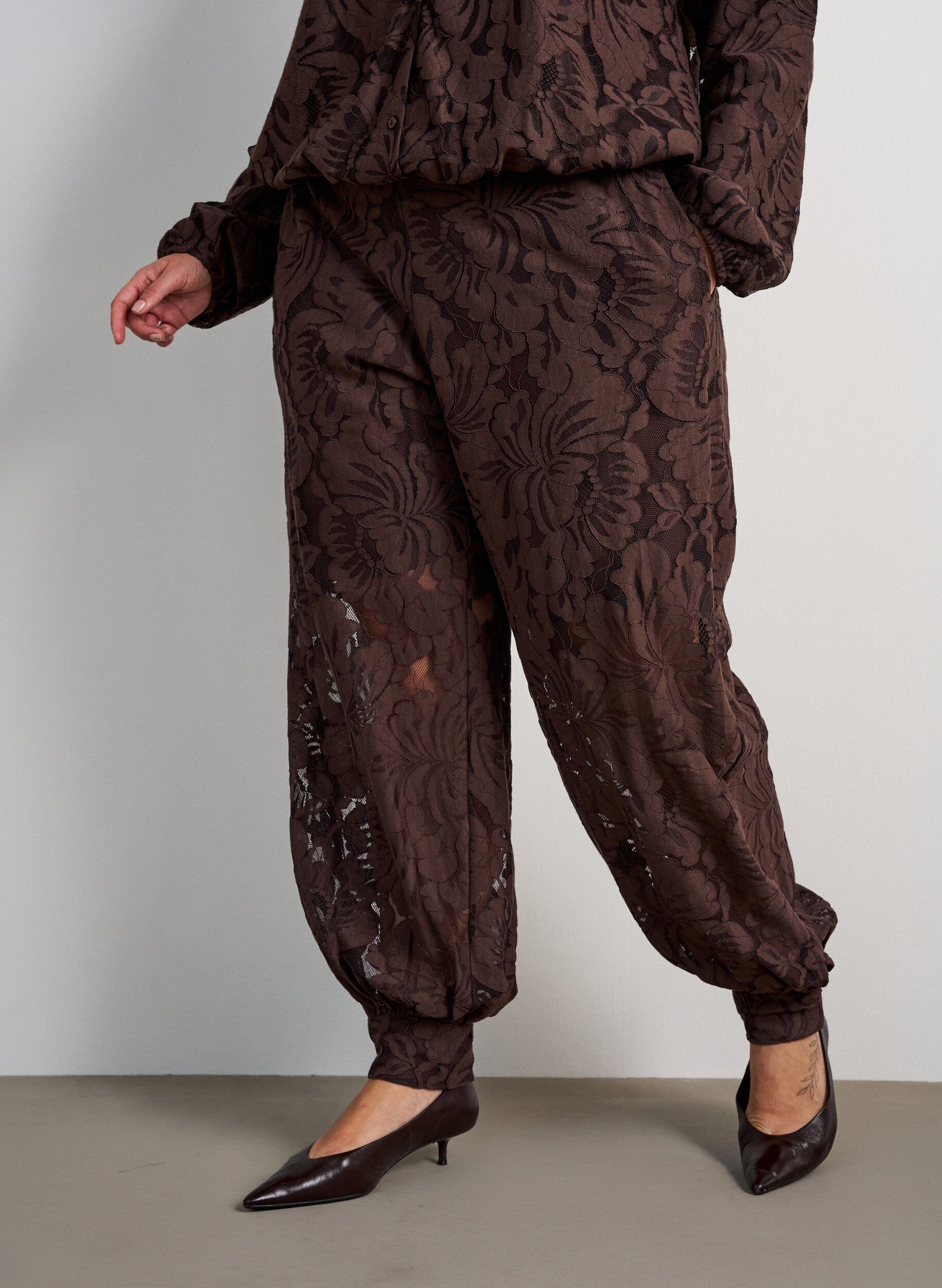 ZizzifashionLace balloon trousers with inner shorts, Brown, Model image number 2