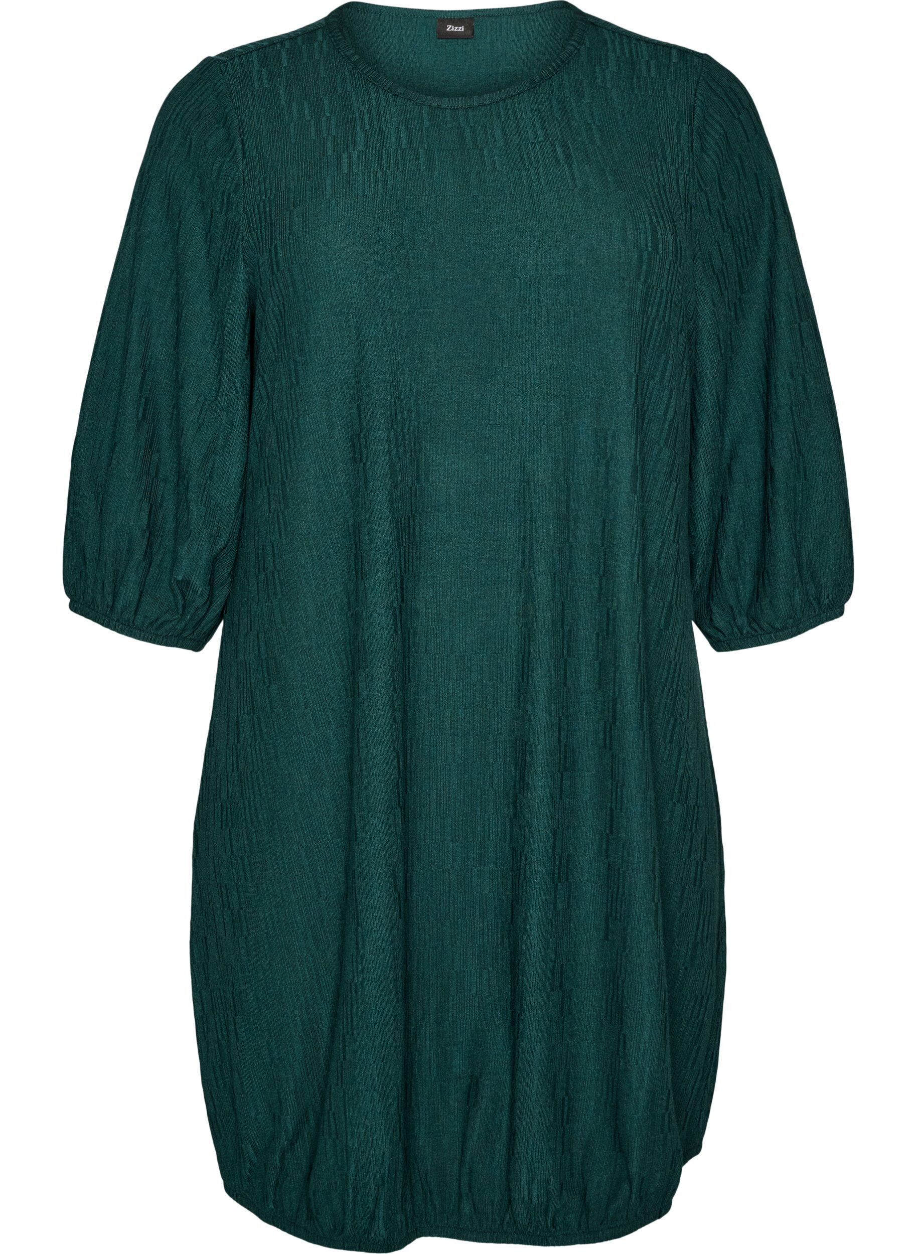 Dress with a balloon shape and structure