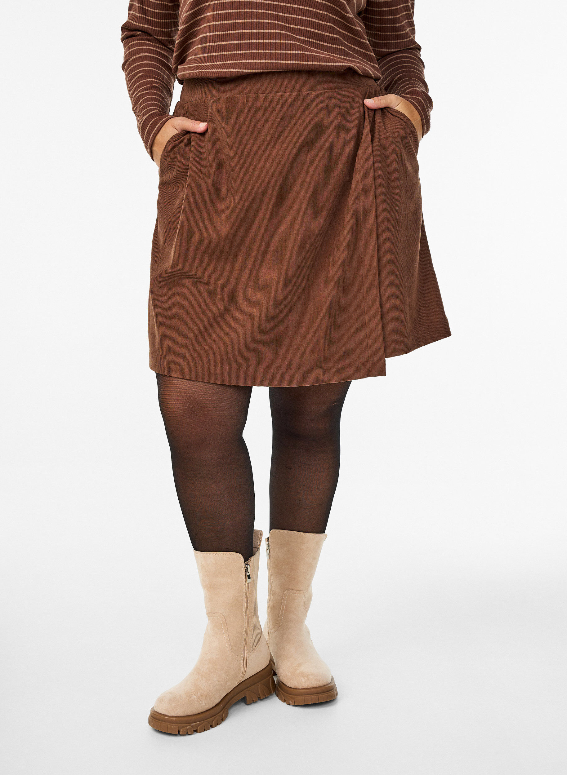 Zizzifashion Short skirt in corduroy, Brown, Model image number 3