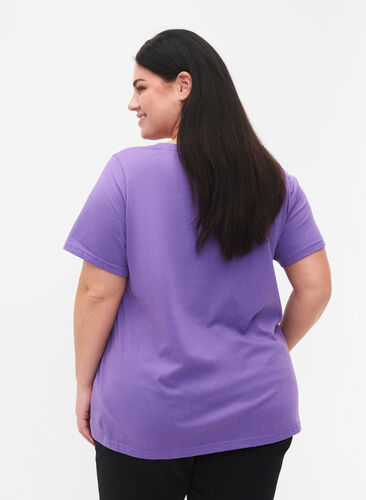 Cotton t-shirt with text print and v-neck, Deep Lavender ORI, Model image number 1