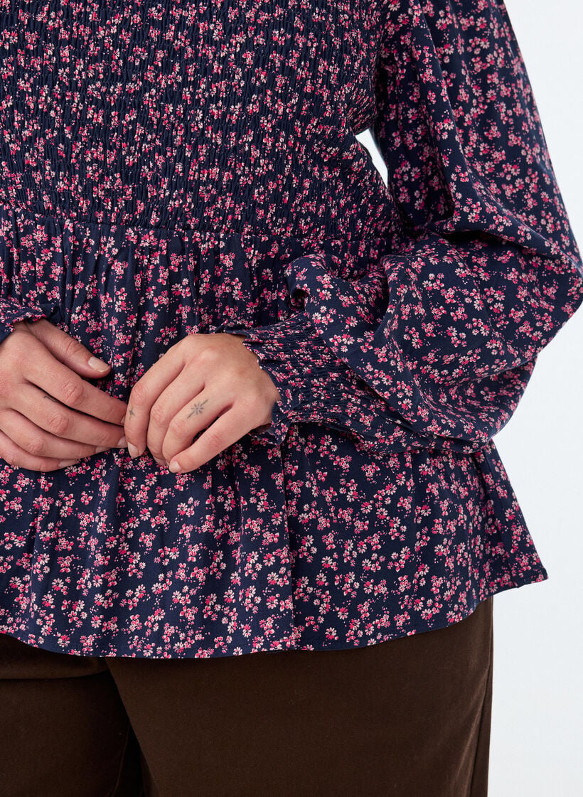 Blouse with smocked top and floral print, Blue, Model image number 3