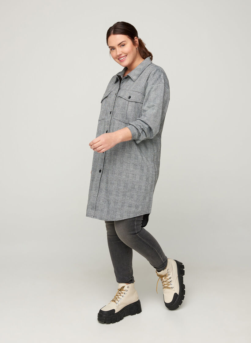 Long checkered shirt with chest pockets, Black Check , Model image number 2